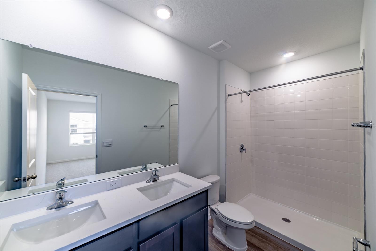 Image 29 of 45 For 17208 English Chestnut Way