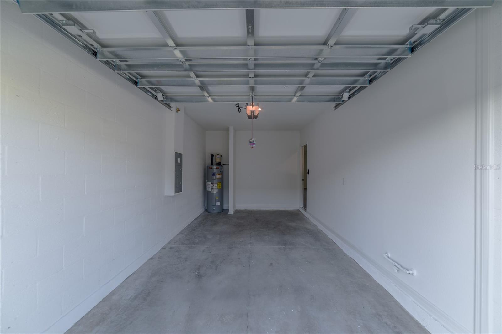 Image 34 of 45 For 17208 English Chestnut Way