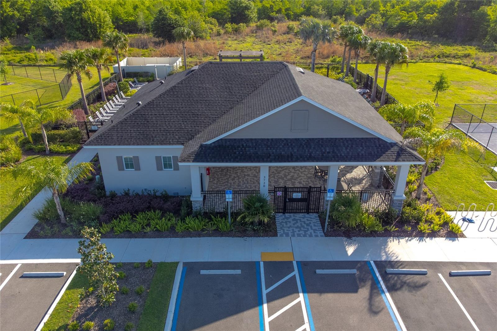 Image 37 of 45 For 17208 English Chestnut Way