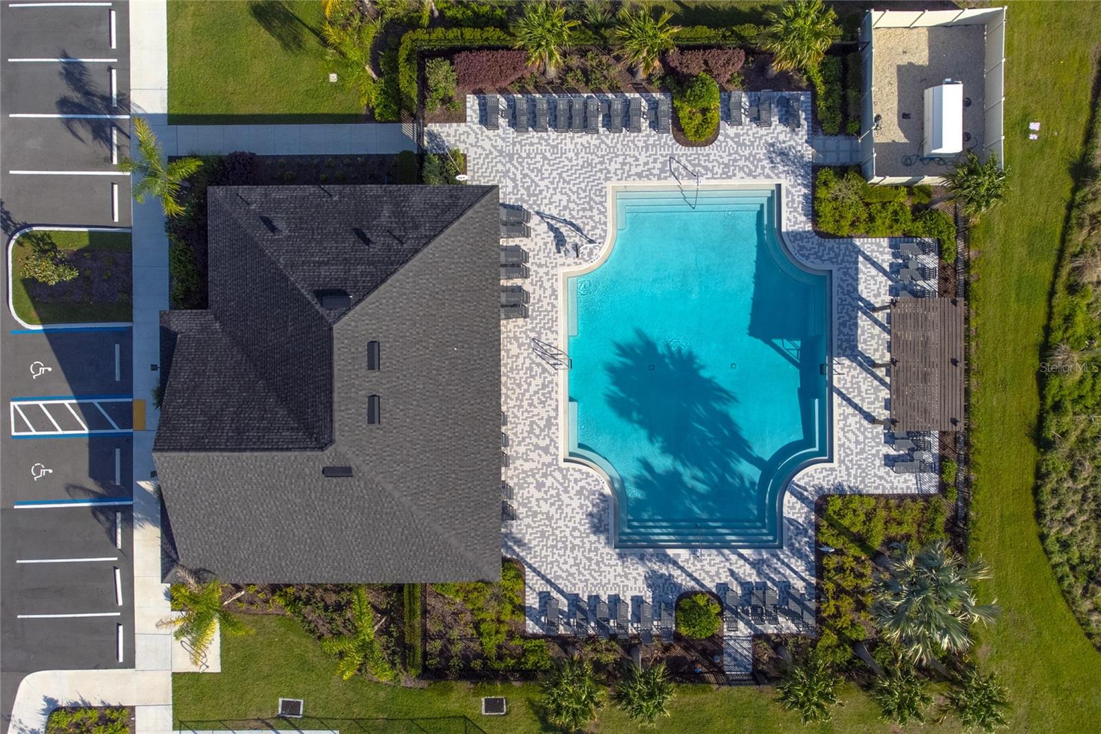 Image 38 of 45 For 17208 English Chestnut Way