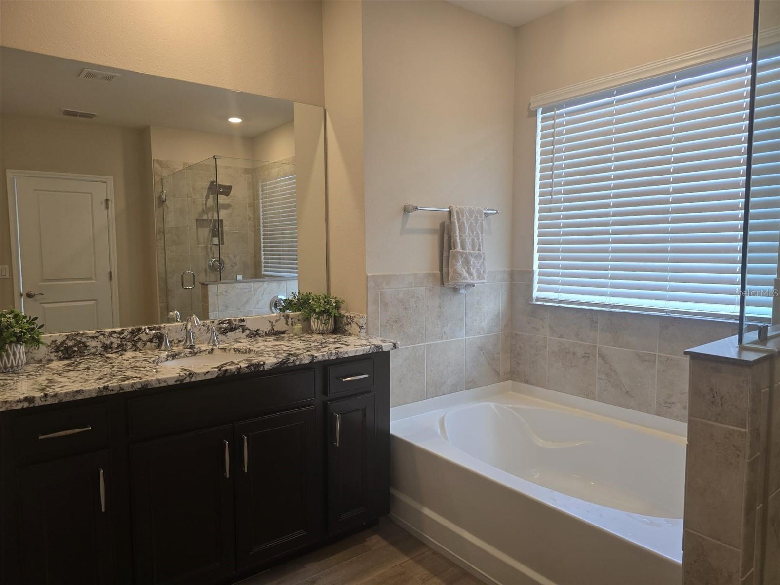 Image 27 of 62 For 10912 Honor Road