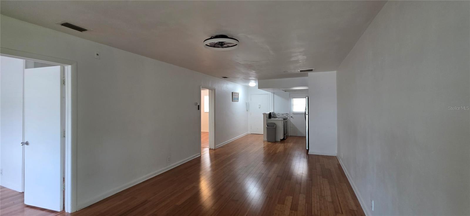 Image 13 of 18 For 1433 Belcher Road C13