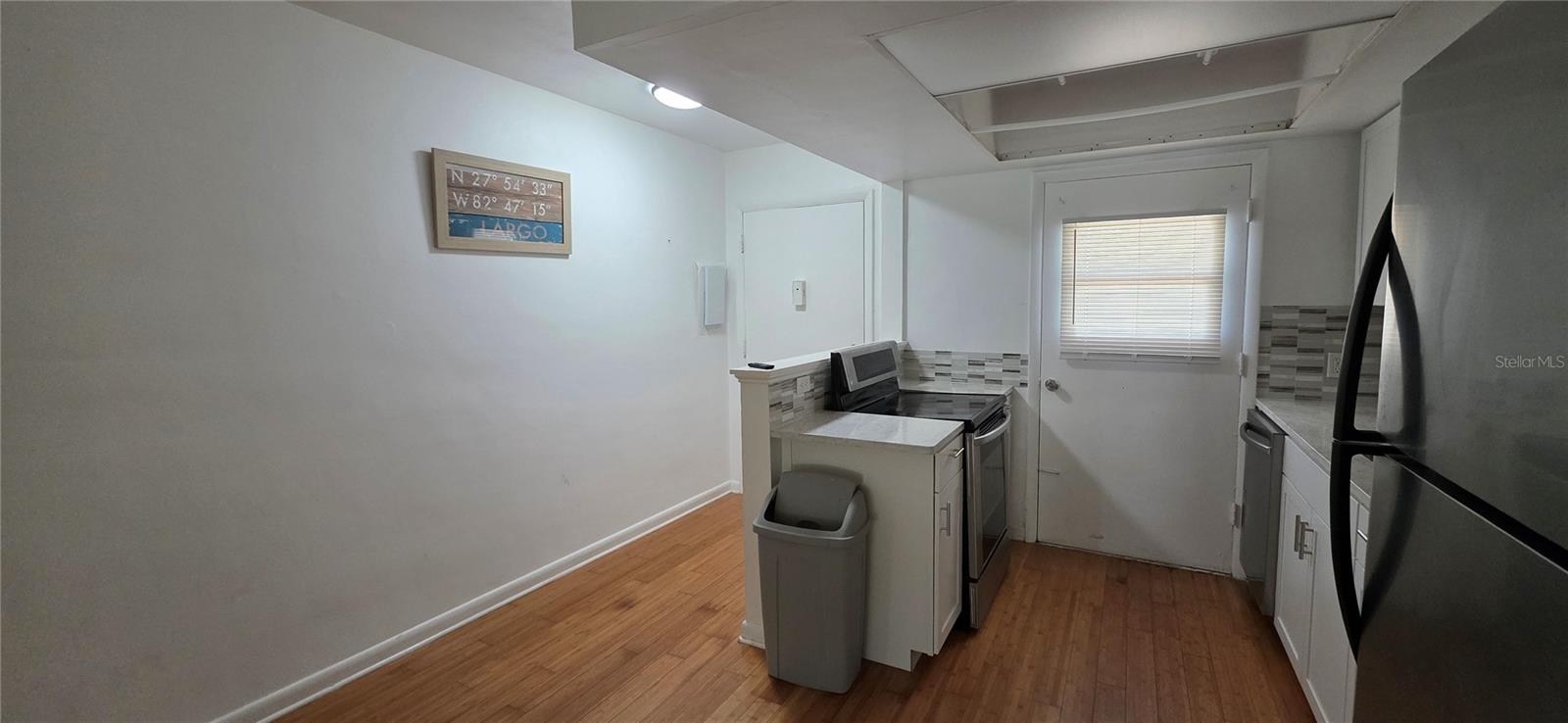 Image 14 of 18 For 1433 Belcher Road C13