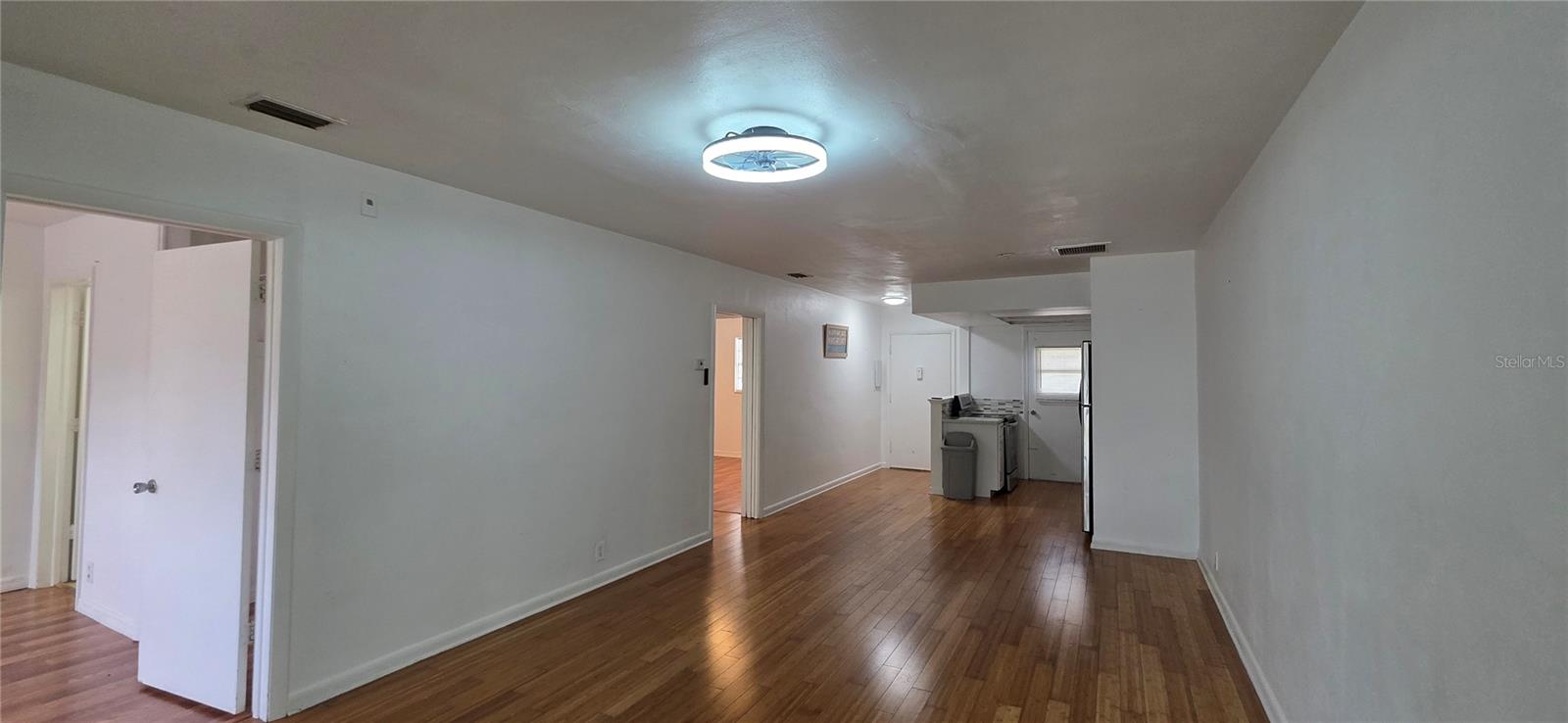 Image 7 of 18 For 1433 Belcher Road C13