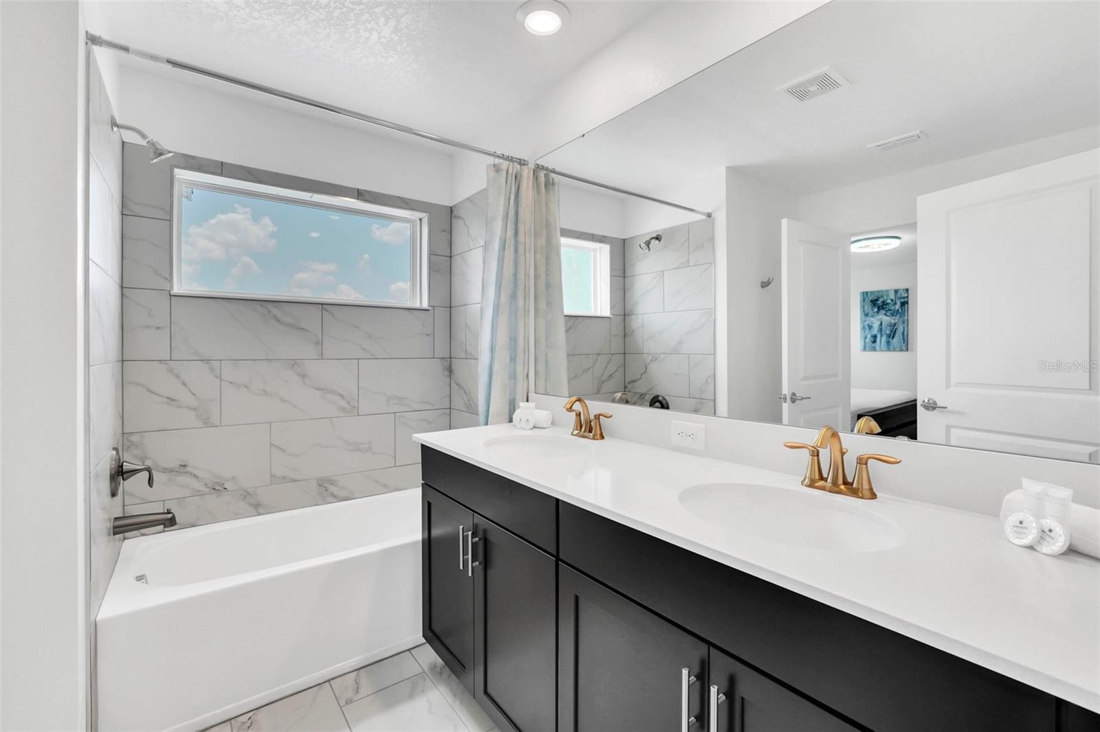 Image 23 of 51 For 1000 Leader Street