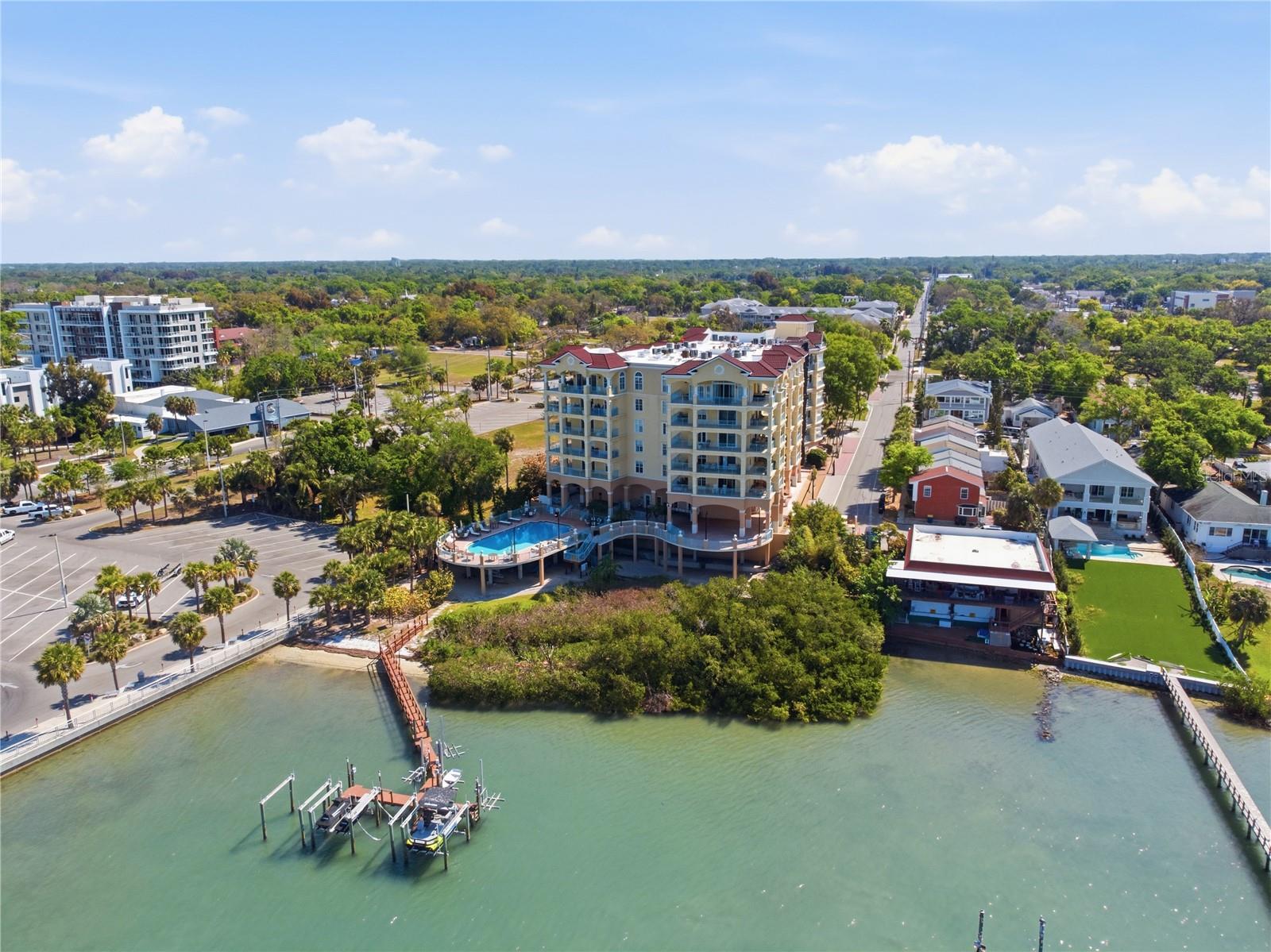 Image 2 of 44 For 700 Osceola Avenue 305