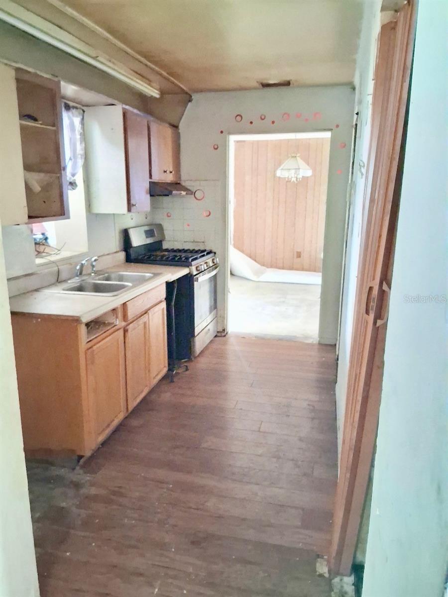 Image 3 of 11 For 1621 15th Avenue