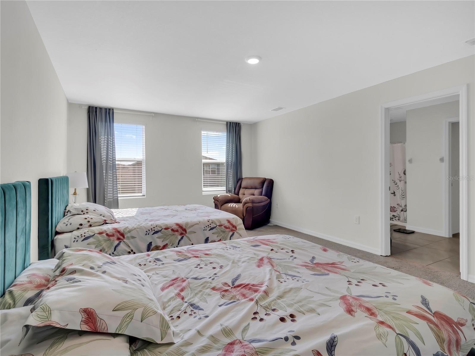 Image 21 of 25 For 16767 Sunburst Lake Street