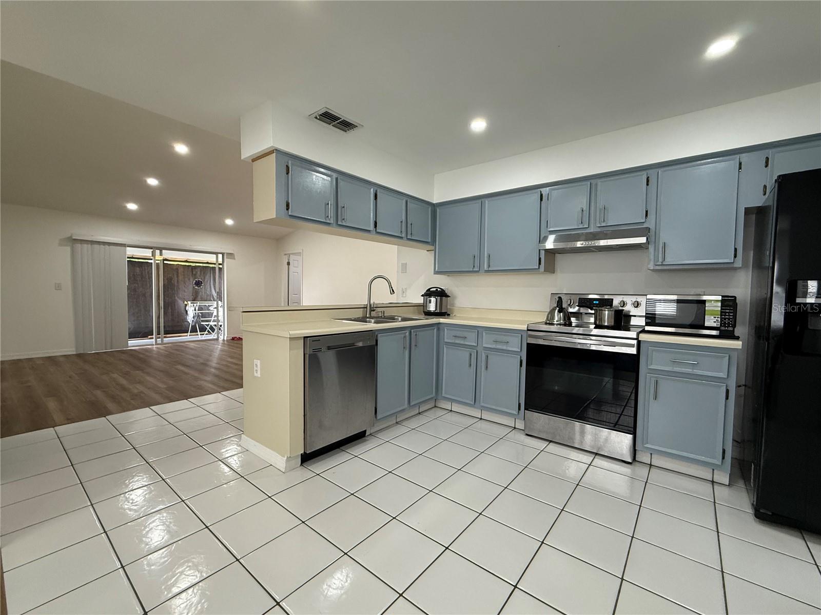 Listing photo id 14 for 14022 Citrus Pointe Drive