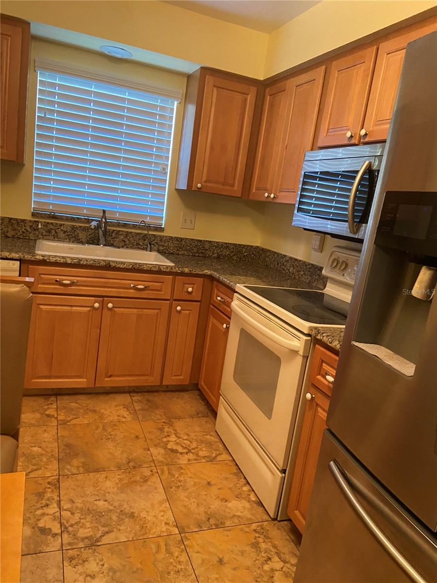 Image 6 of 24 For 999 Gillespie Drive