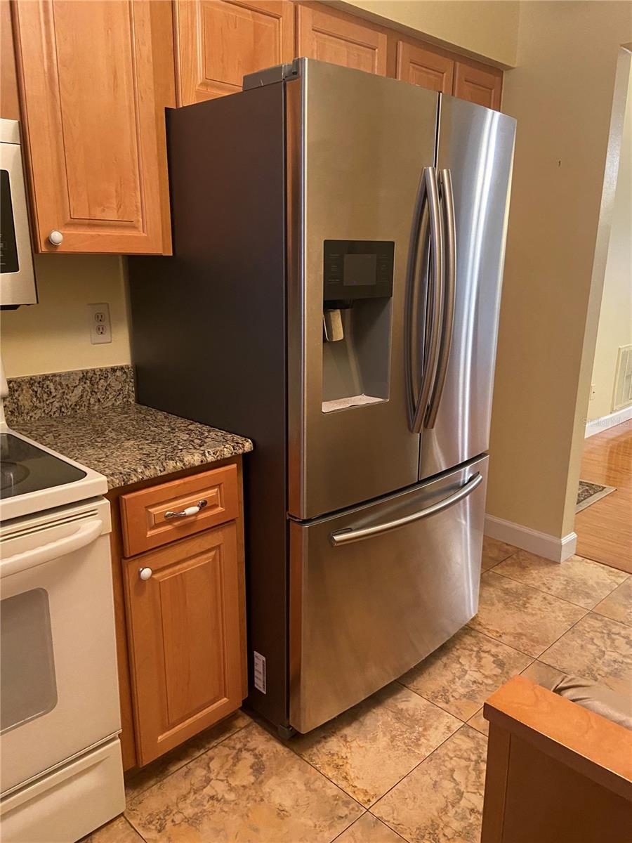 Image 7 of 24 For 999 Gillespie Drive