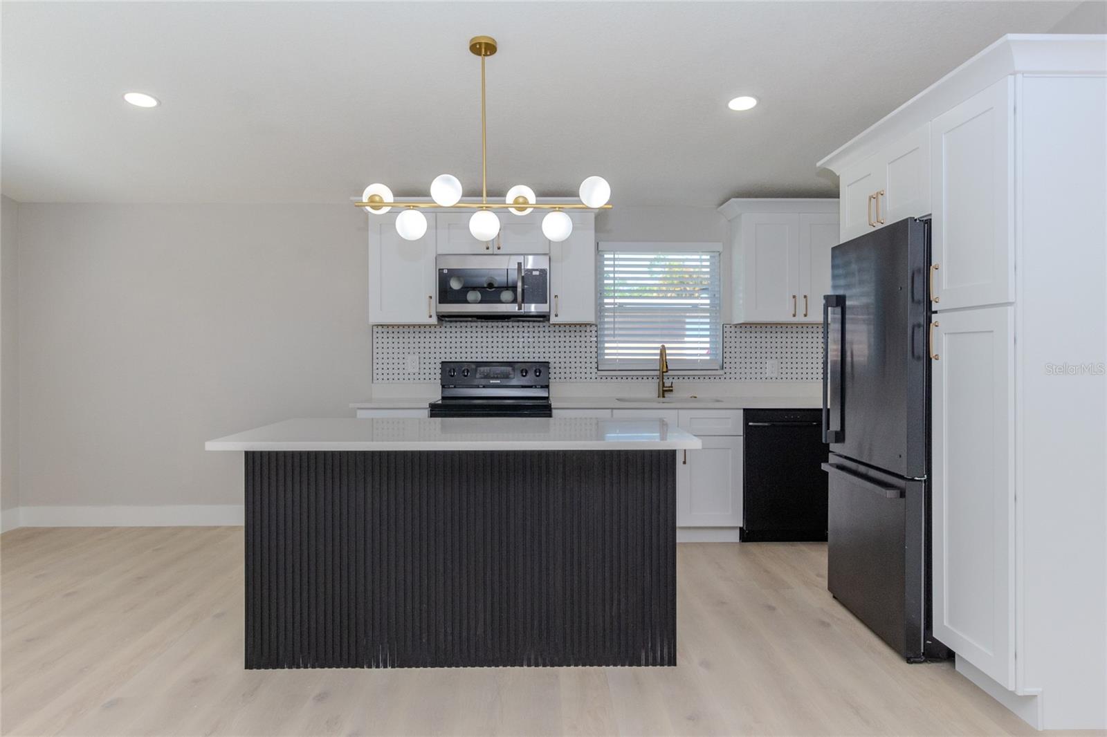 Image 14 of 64 For 10889 124th Avenue