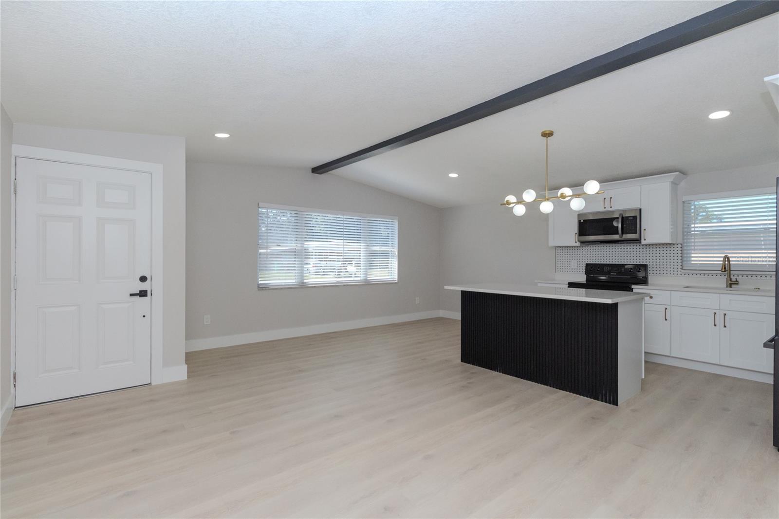 Image 15 of 64 For 10889 124th Avenue