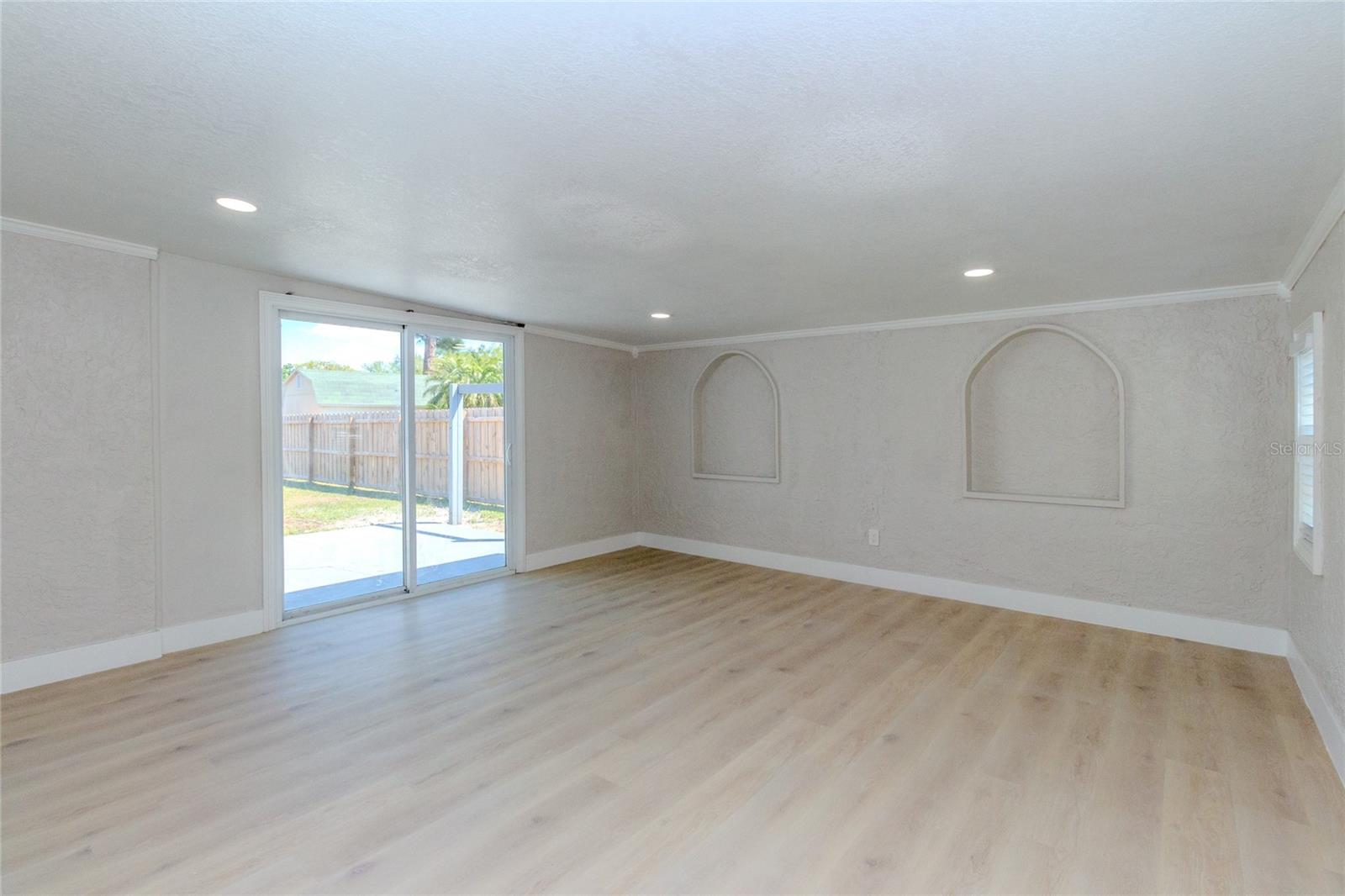 Image 23 of 64 For 10889 124th Avenue