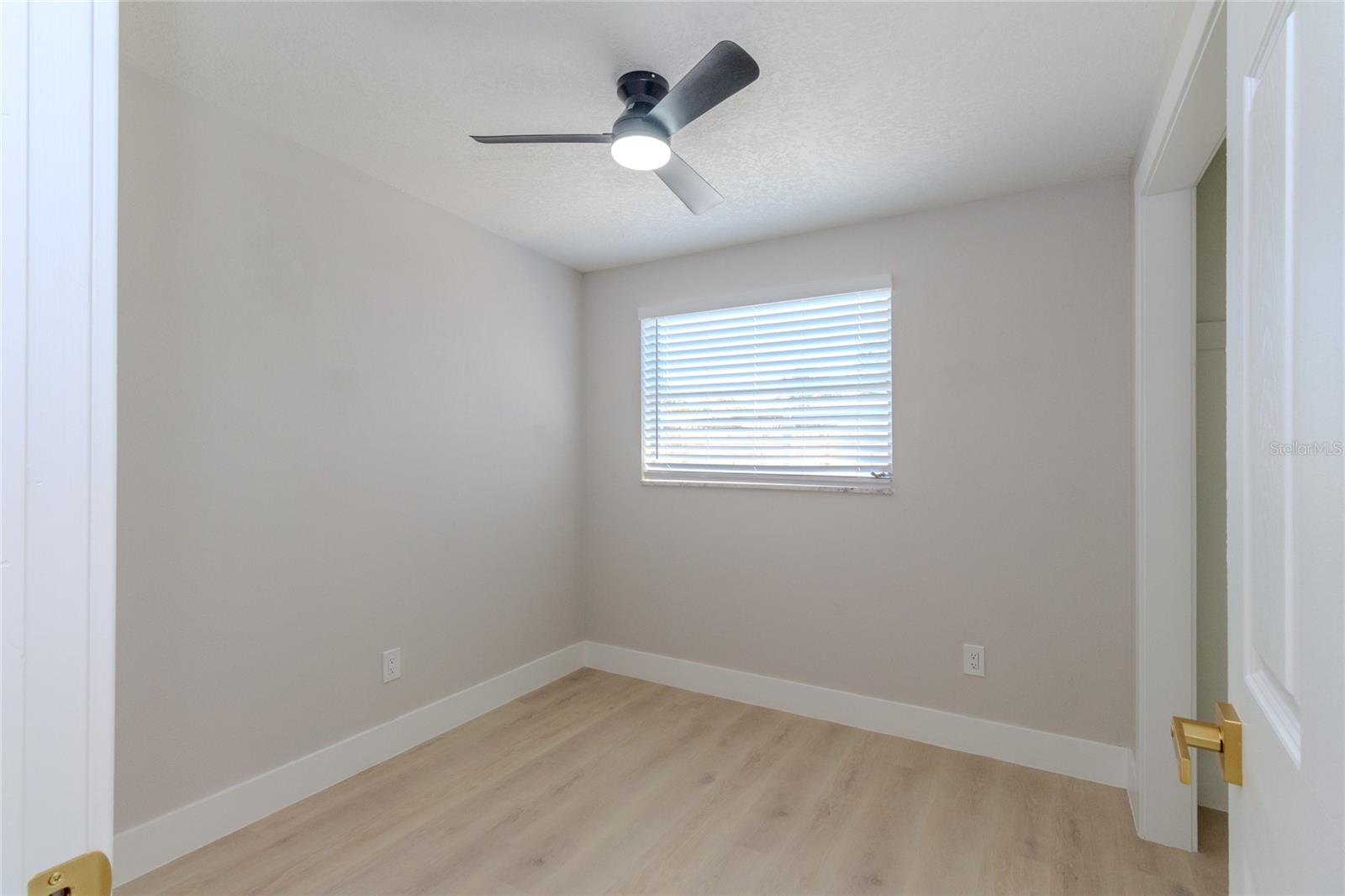 Image 26 of 64 For 10889 124th Avenue