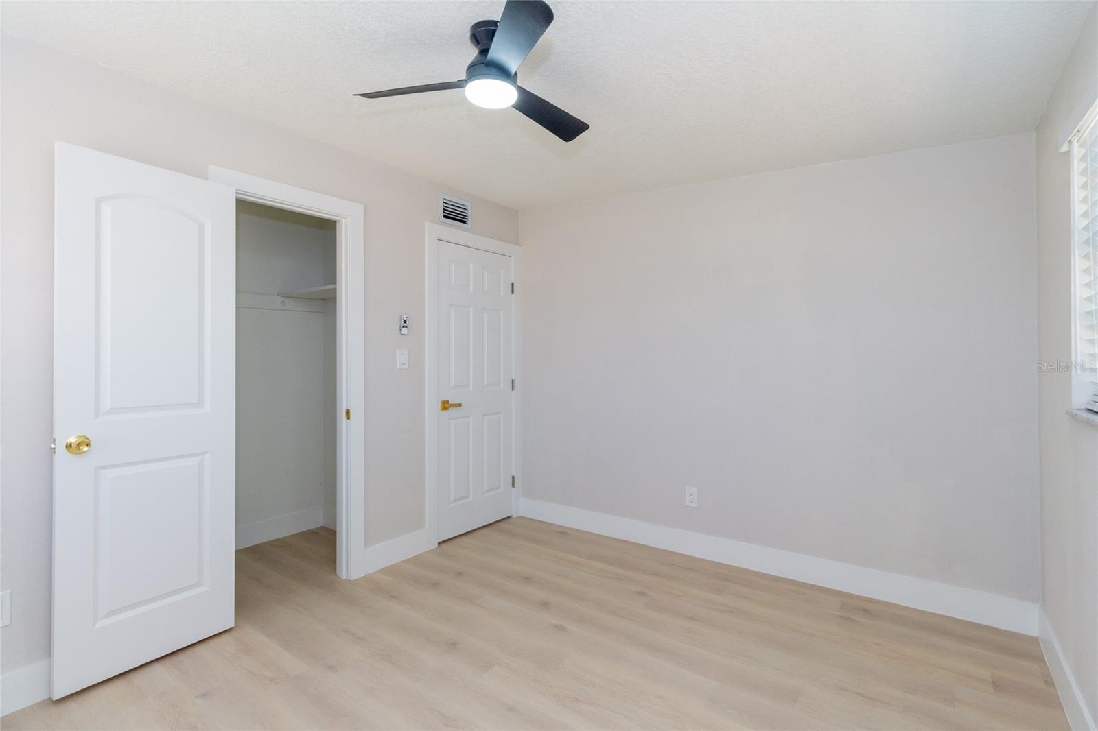 Image 32 of 64 For 10889 124th Avenue