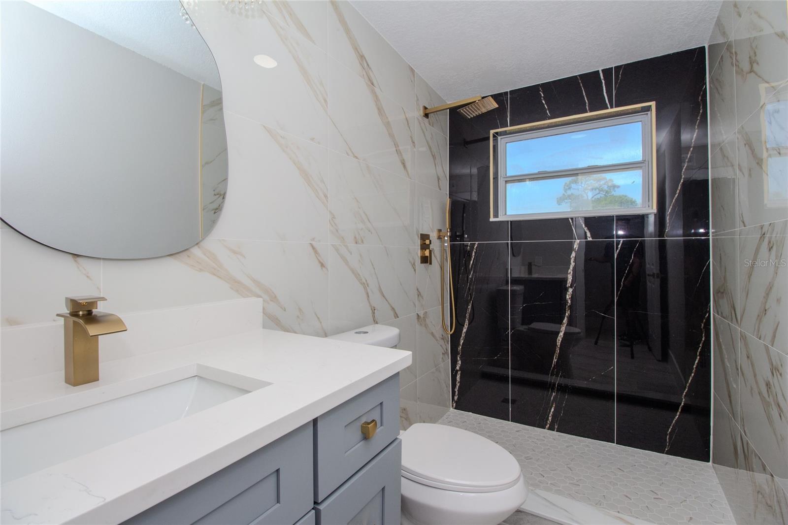 Image 33 of 64 For 10889 124th Avenue