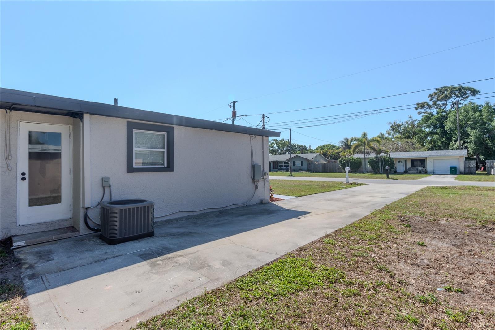 Image 41 of 64 For 10889 124th Avenue