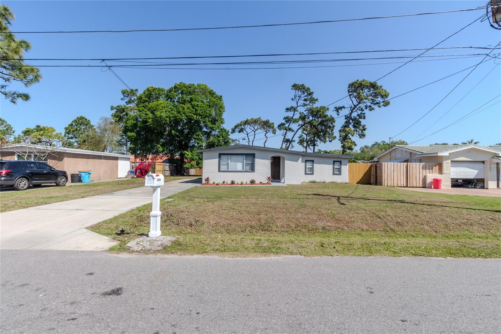 Image 5 of 64 For 10889 124th Avenue