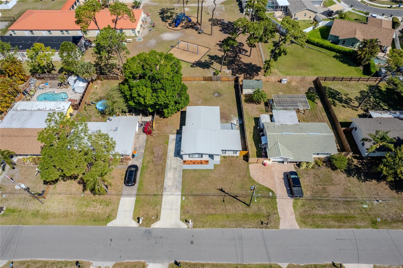 Image 51 of 64 For 10889 124th Avenue