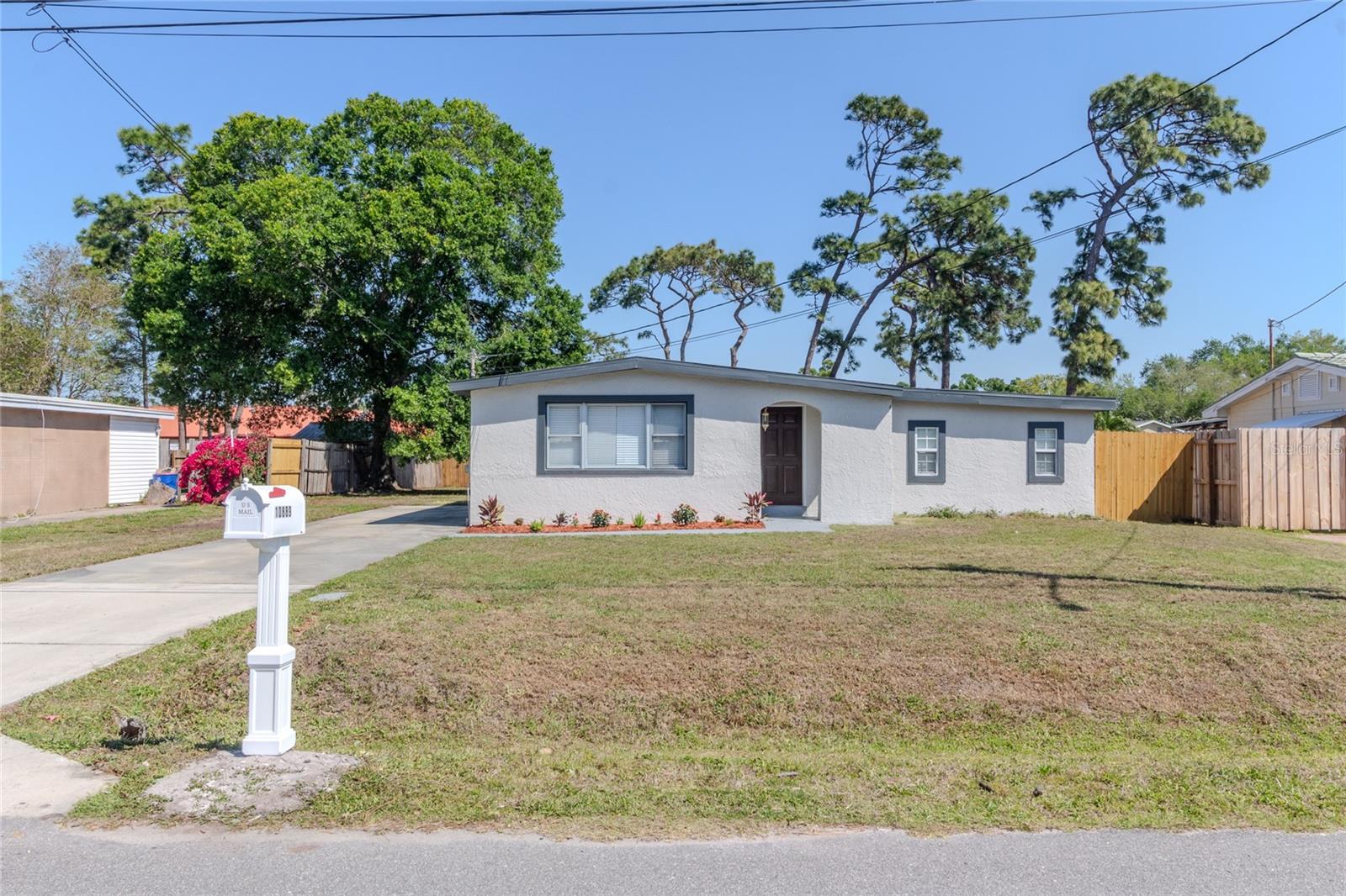 Image 6 of 64 For 10889 124th Avenue