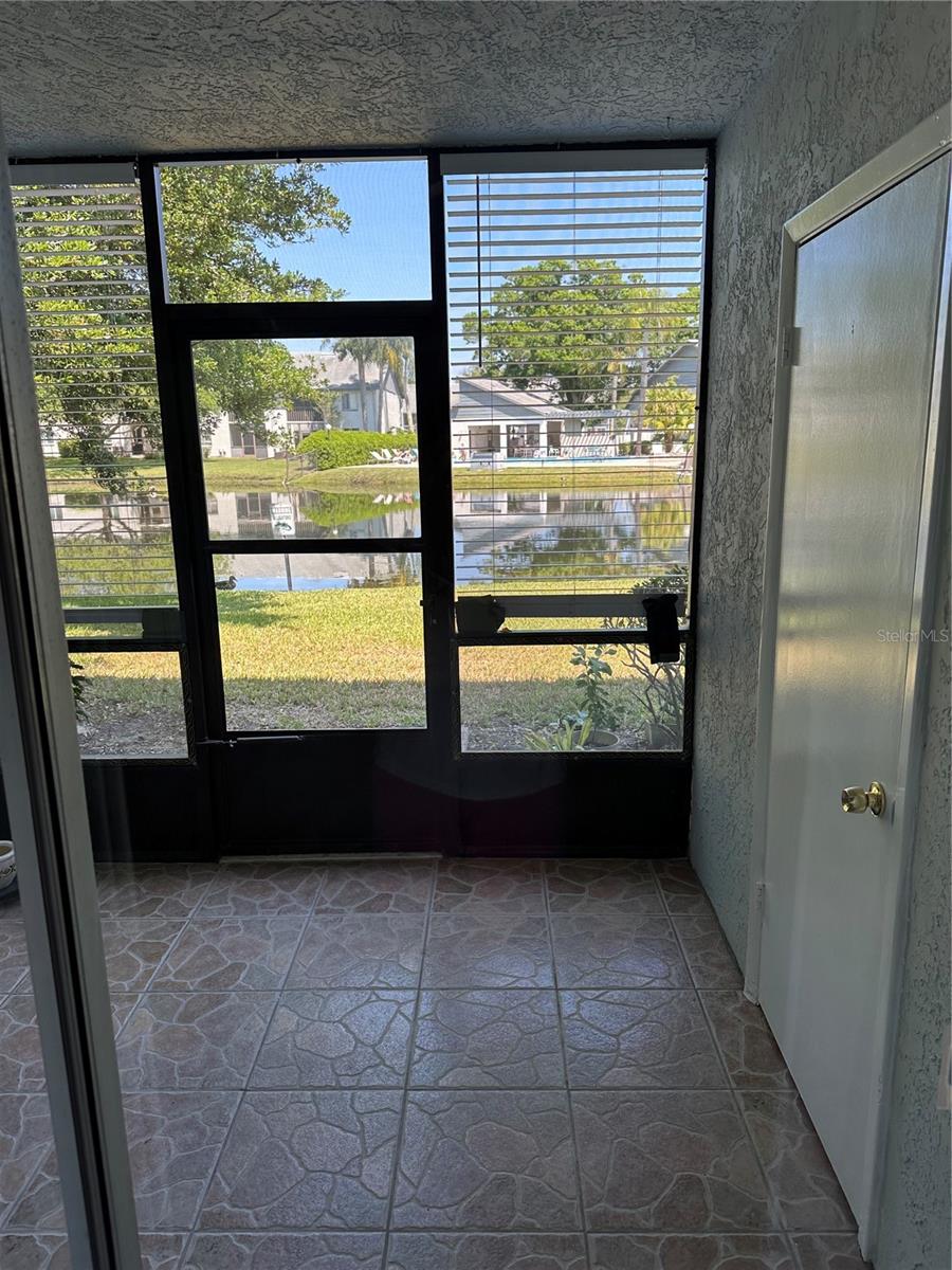 Listing photo id 14 for 11201 122nd Avenue N 127