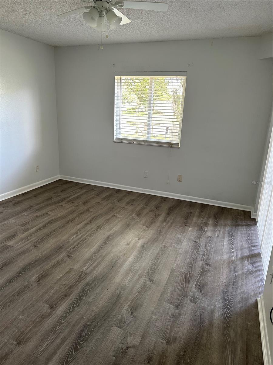 Listing photo id 16 for 11201 122nd Avenue N 127