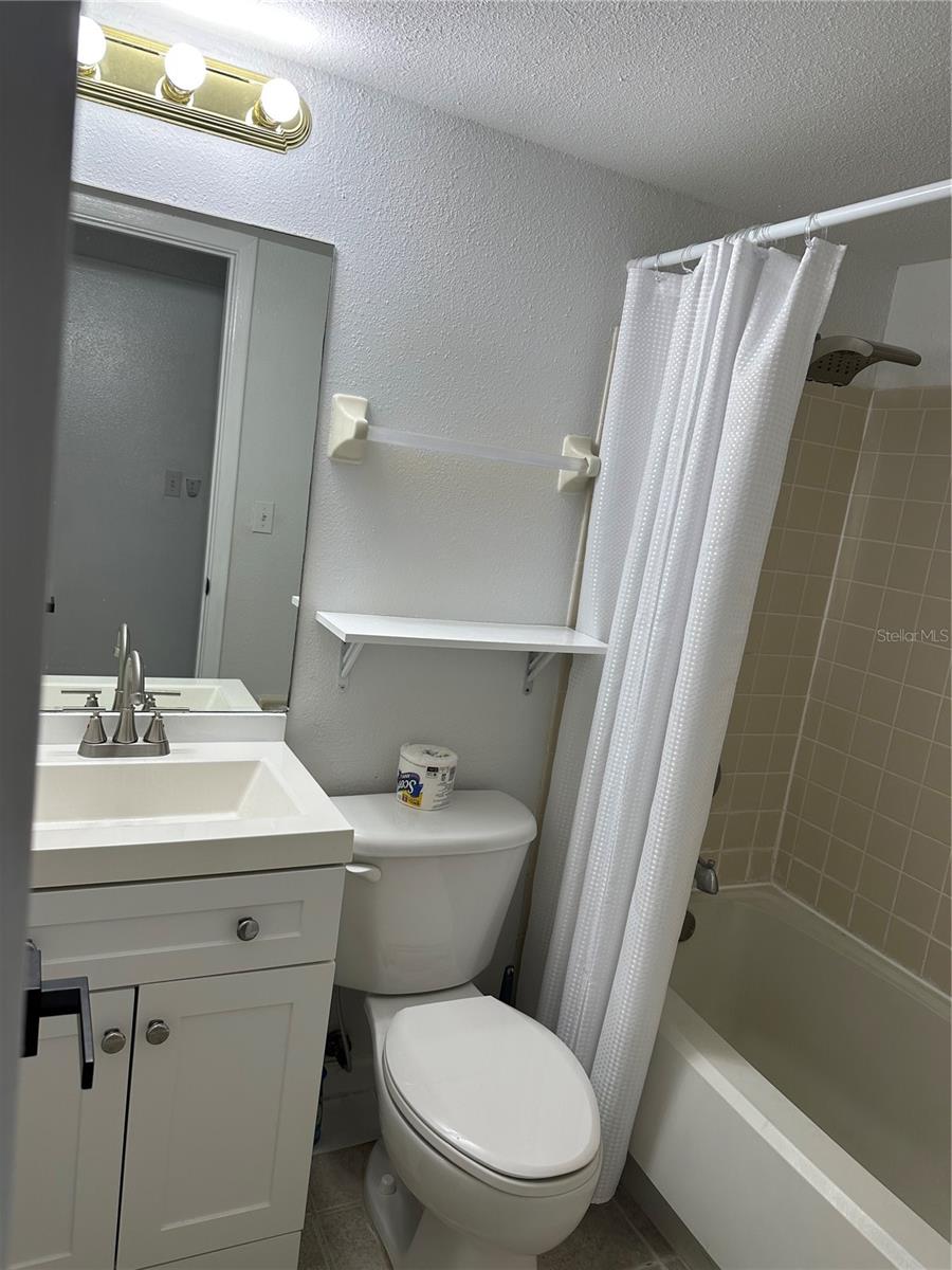 Listing photo id 7 for 11201 122nd Avenue N 127