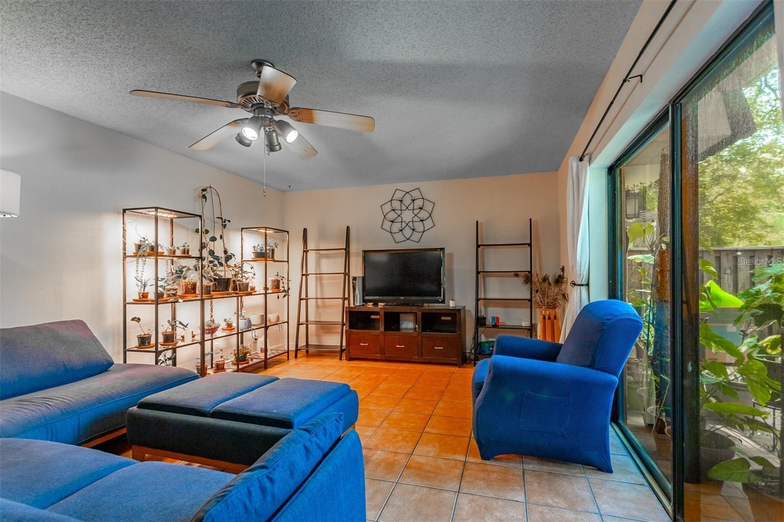 Image 10 of 50 For 2636 2nd Court