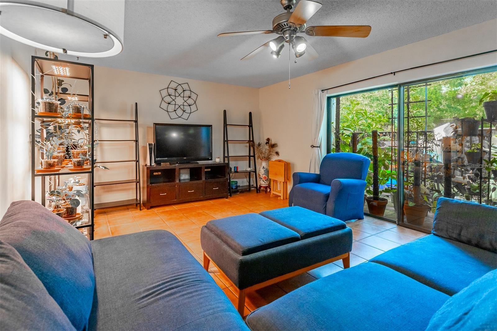 Image 11 of 50 For 2636 2nd Court