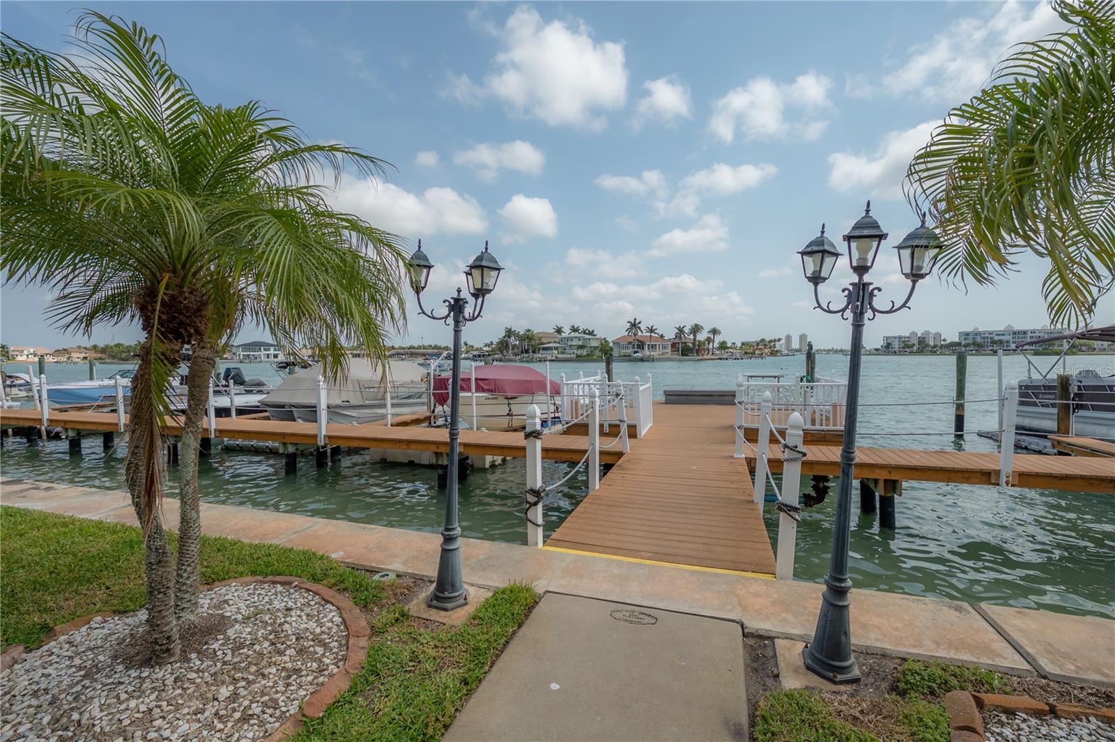 Image 5 of 29 For 8931 Blind Pass Road 162