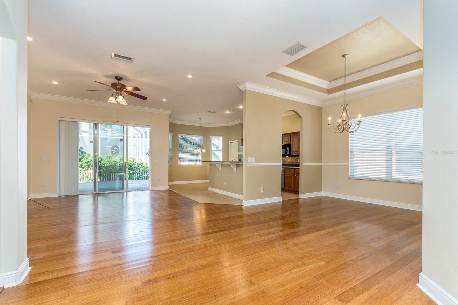 Image 4 of 27 For 10639 Hatteras Drive