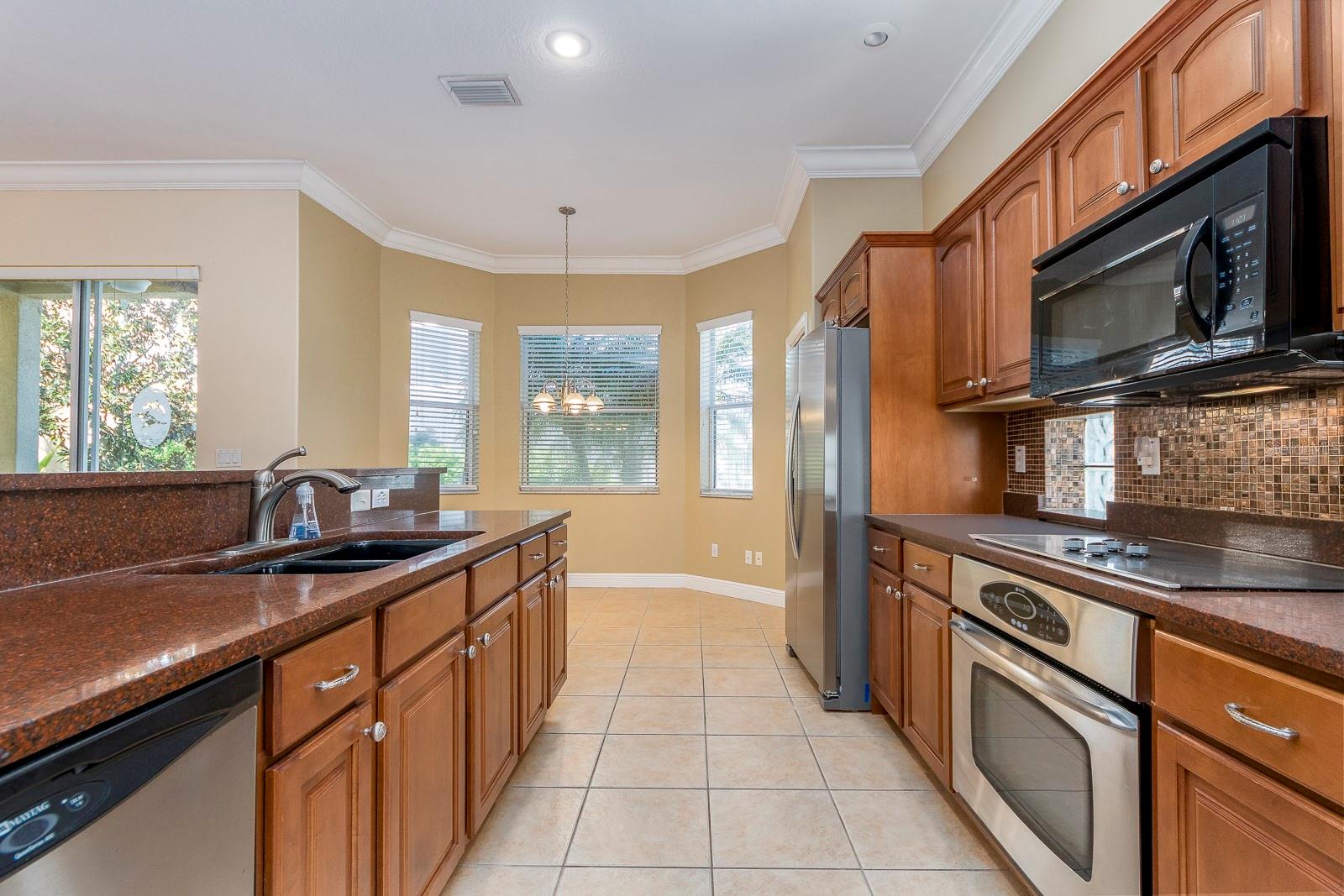 Image 6 of 27 For 10639 Hatteras Drive