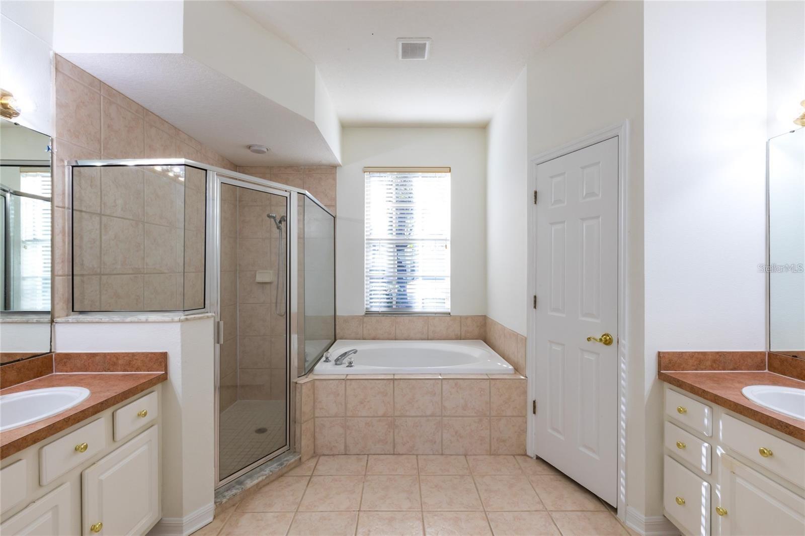 Image 17 of 30 For 7209 Colonial Lake Drive