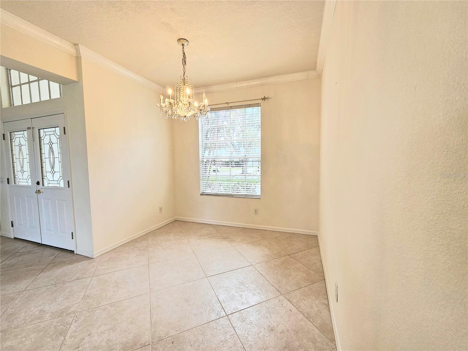 Image 4 of 30 For 7209 Colonial Lake Drive