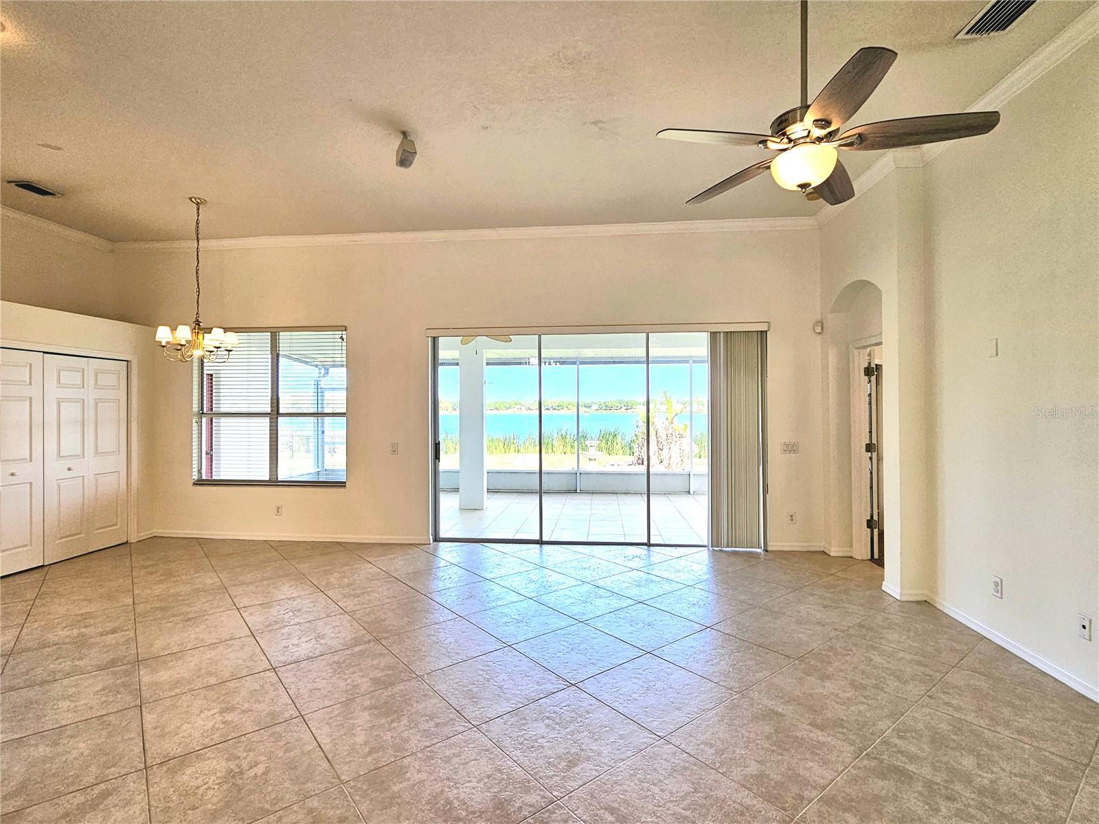 Image 5 of 30 For 7209 Colonial Lake Drive