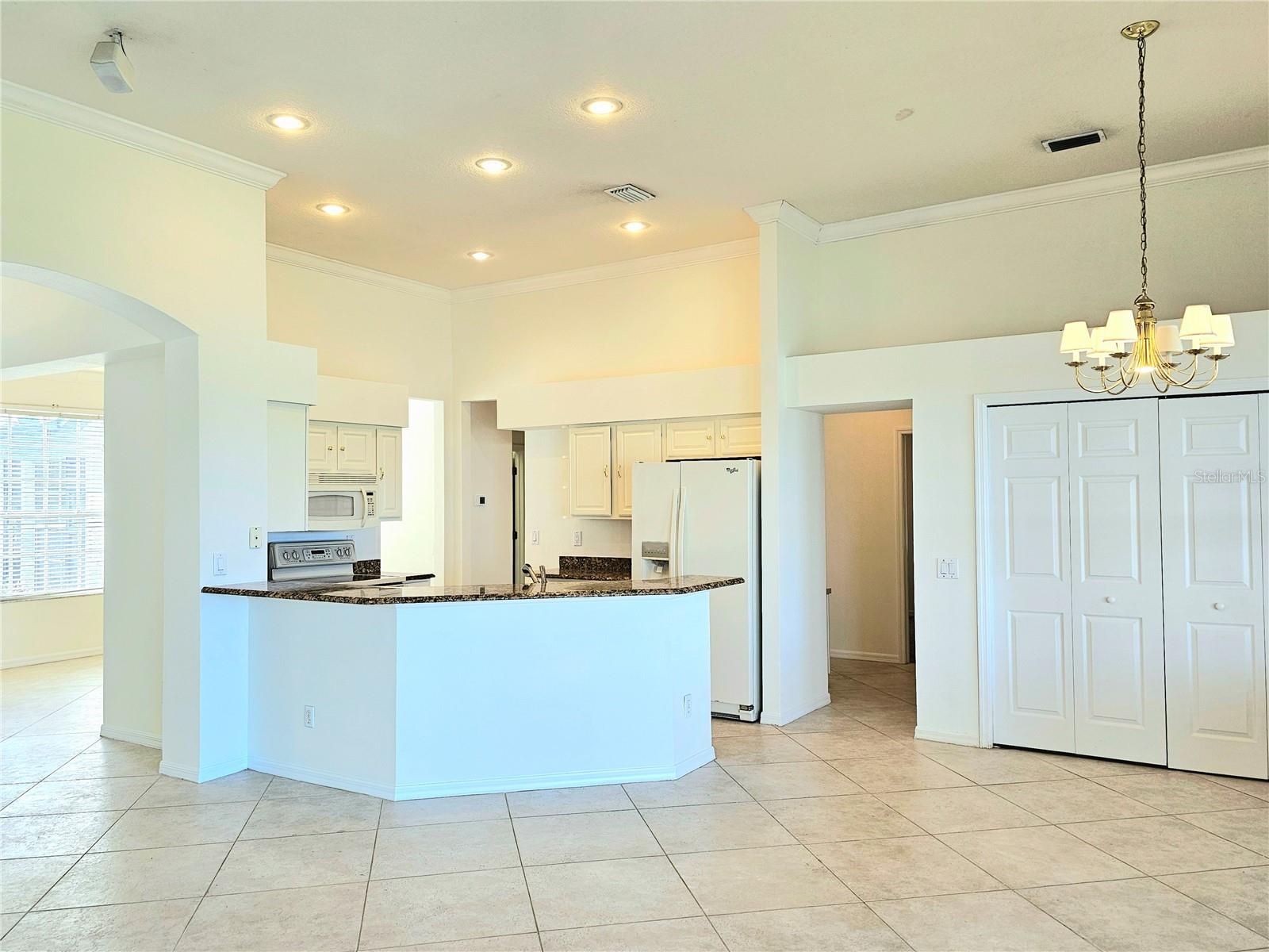 Image 8 of 30 For 7209 Colonial Lake Drive