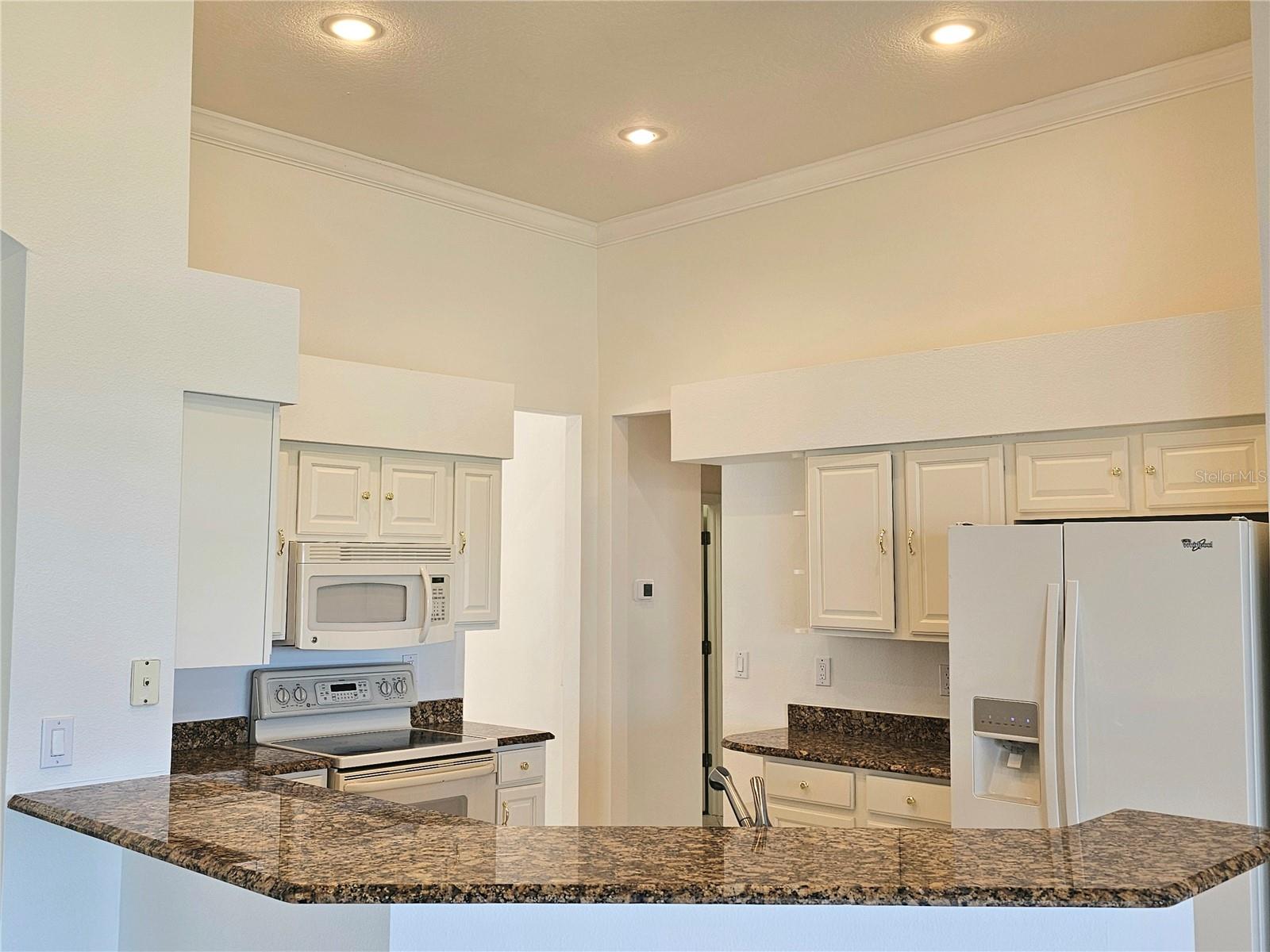 Image 9 of 30 For 7209 Colonial Lake Drive