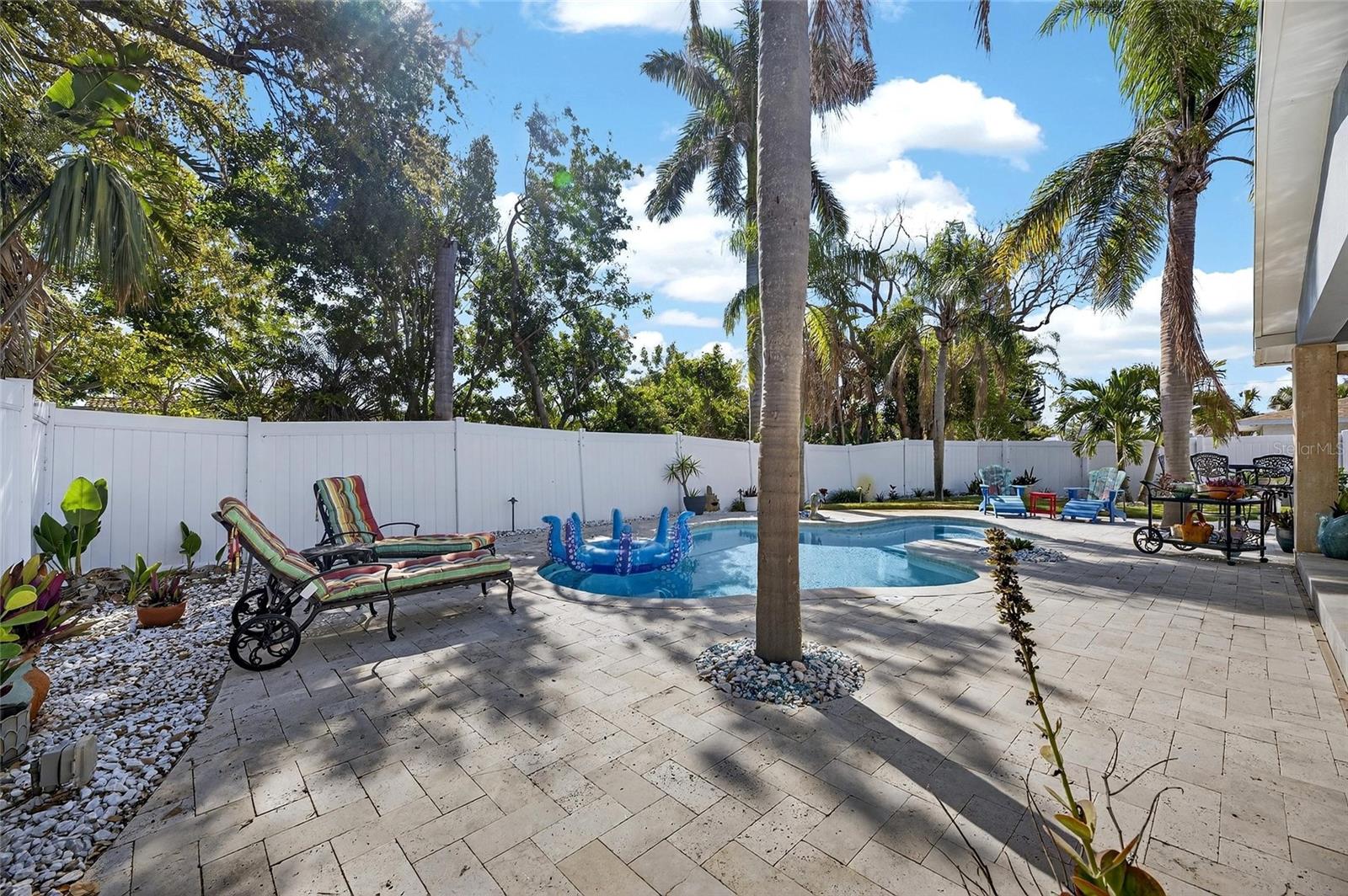 Image 12 of 98 For 931 Gulf Boulevard