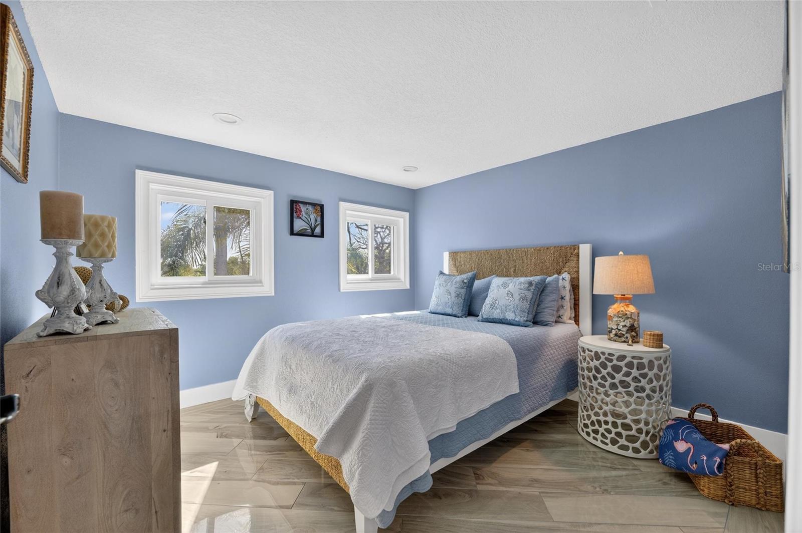 Image 23 of 98 For 931 Gulf Boulevard