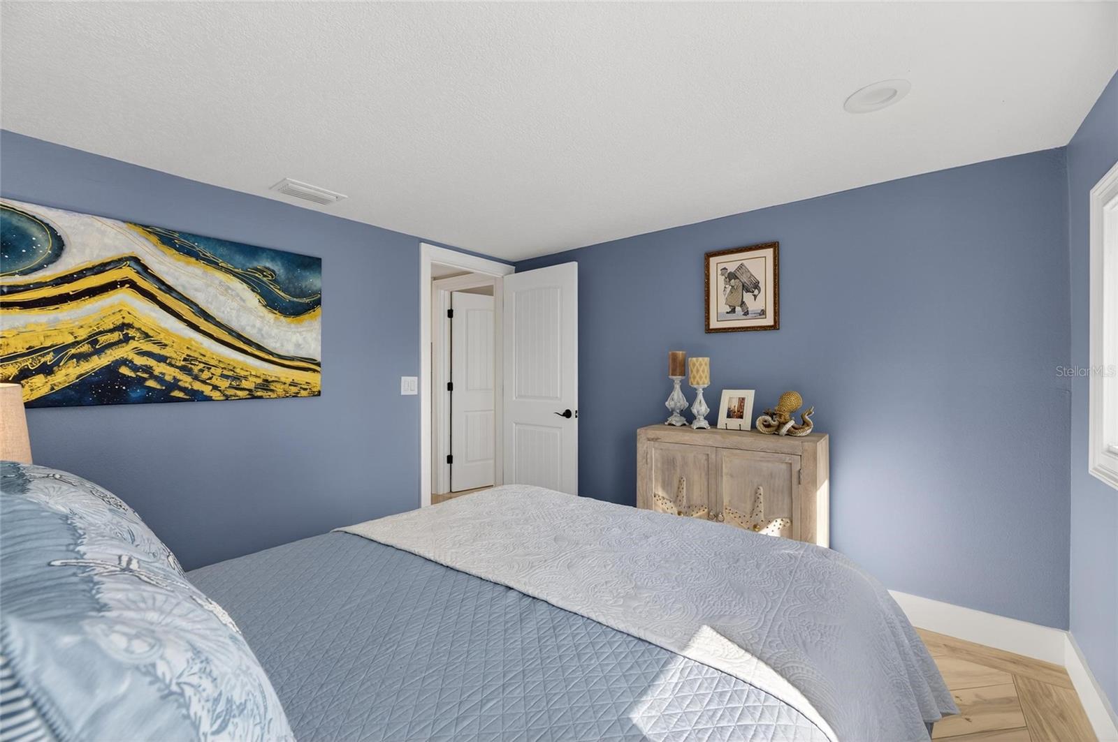 Image 25 of 98 For 931 Gulf Boulevard