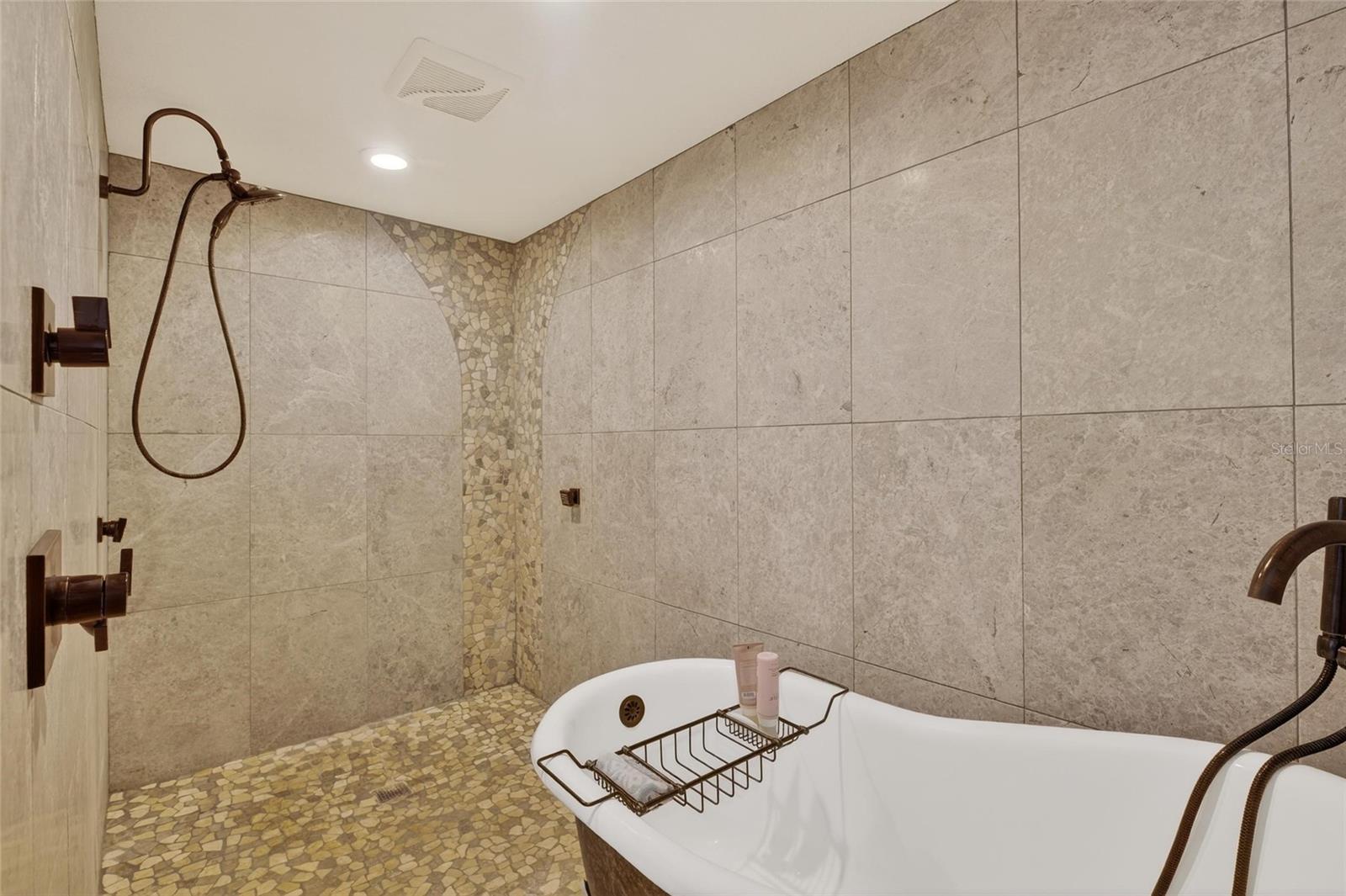 Image 40 of 98 For 931 Gulf Boulevard