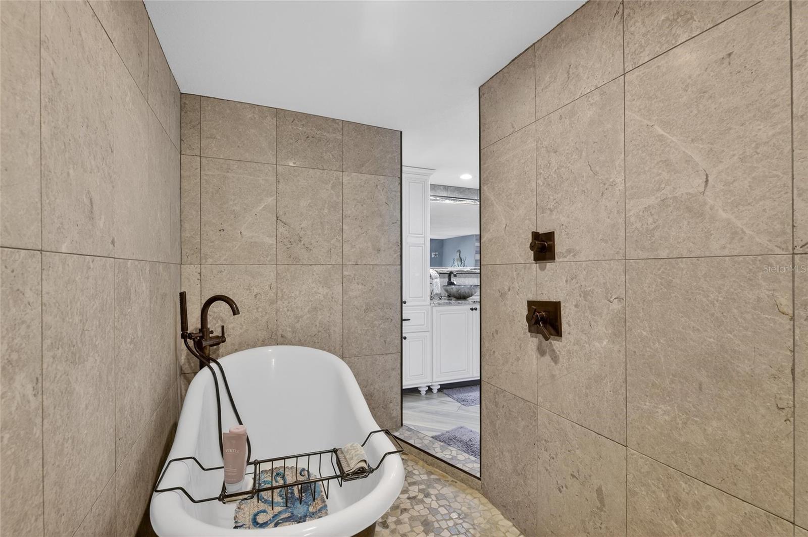 Image 41 of 98 For 931 Gulf Boulevard