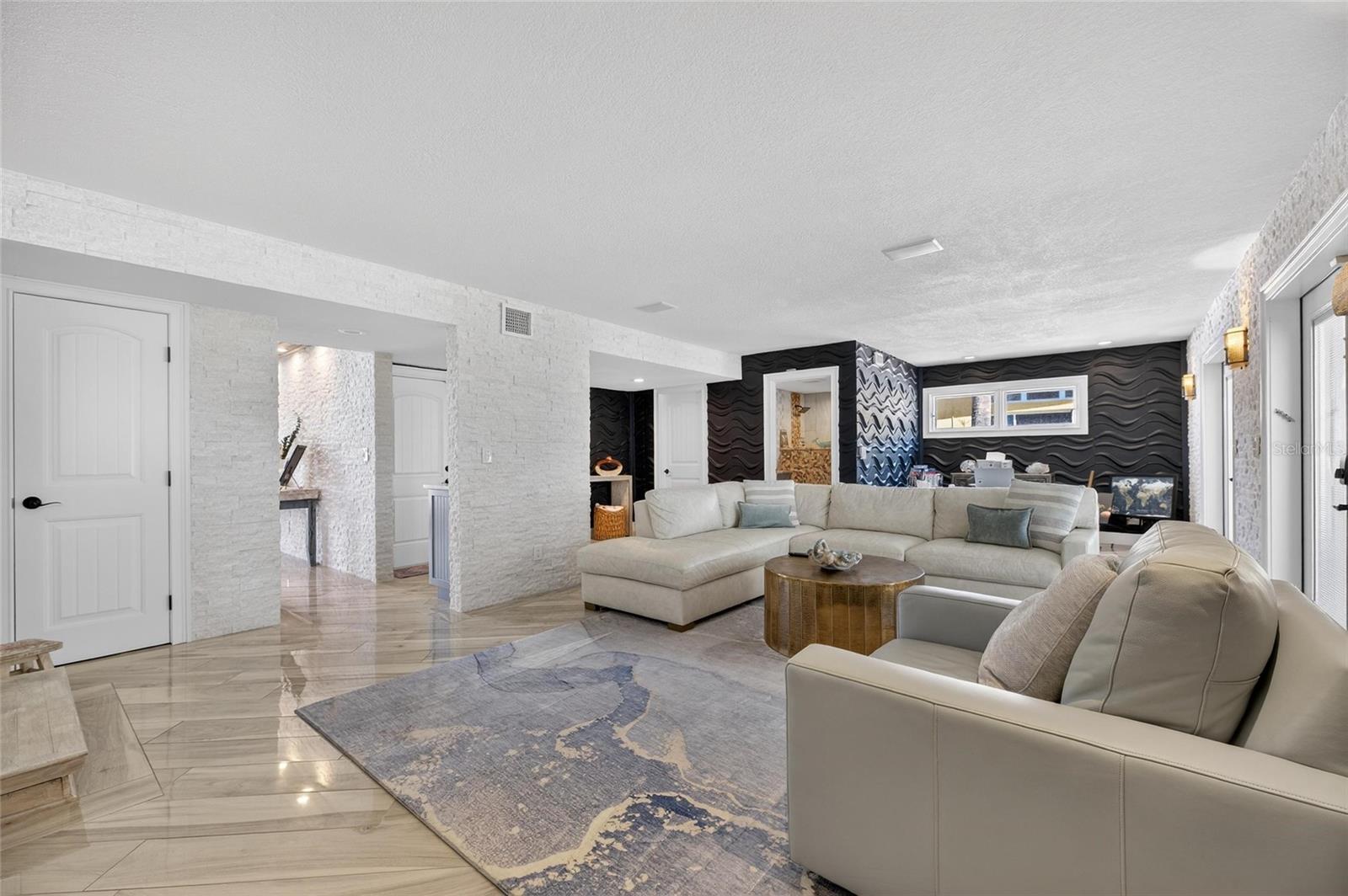 Image 67 of 98 For 931 Gulf Boulevard