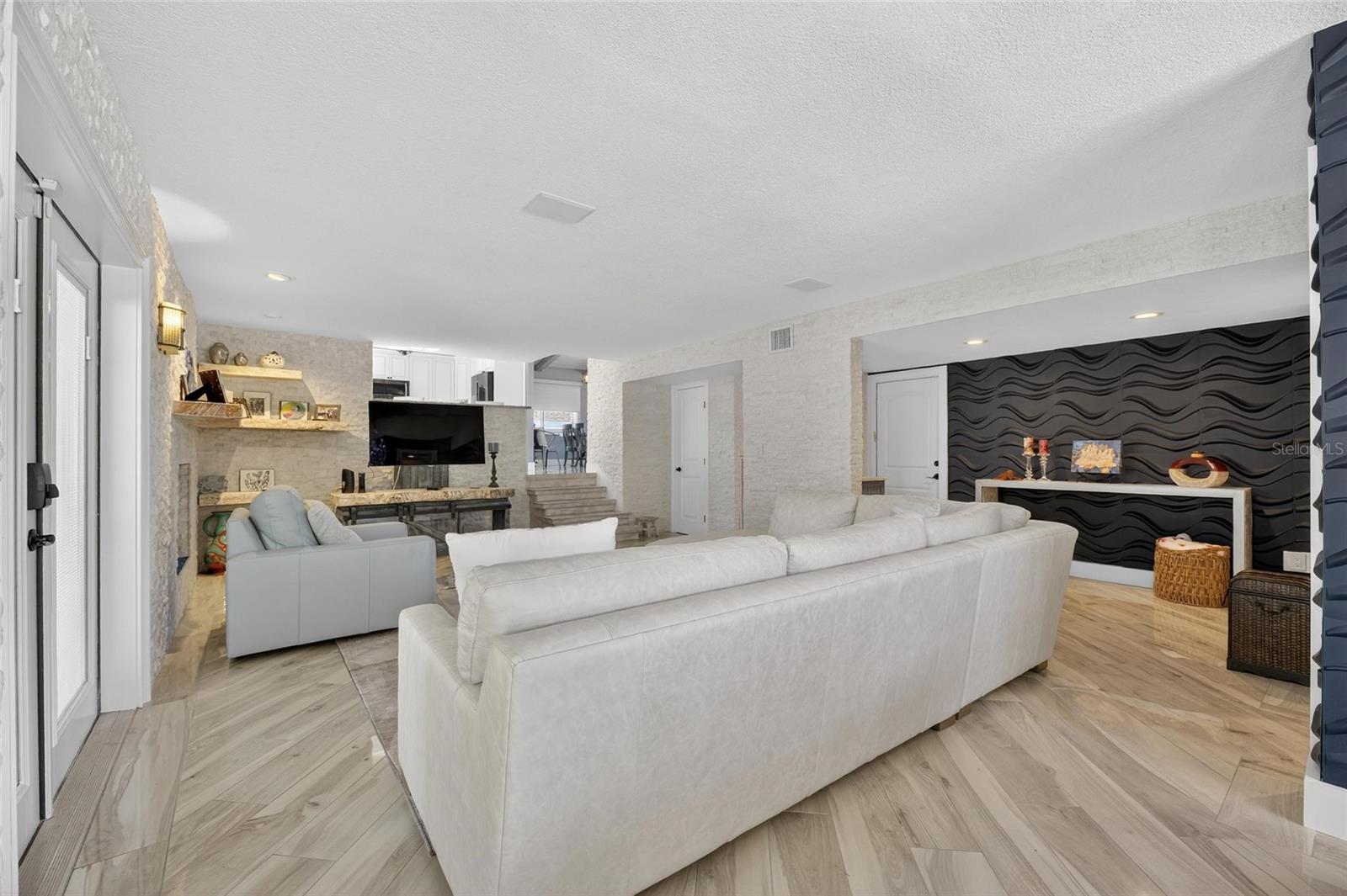 Image 68 of 98 For 931 Gulf Boulevard