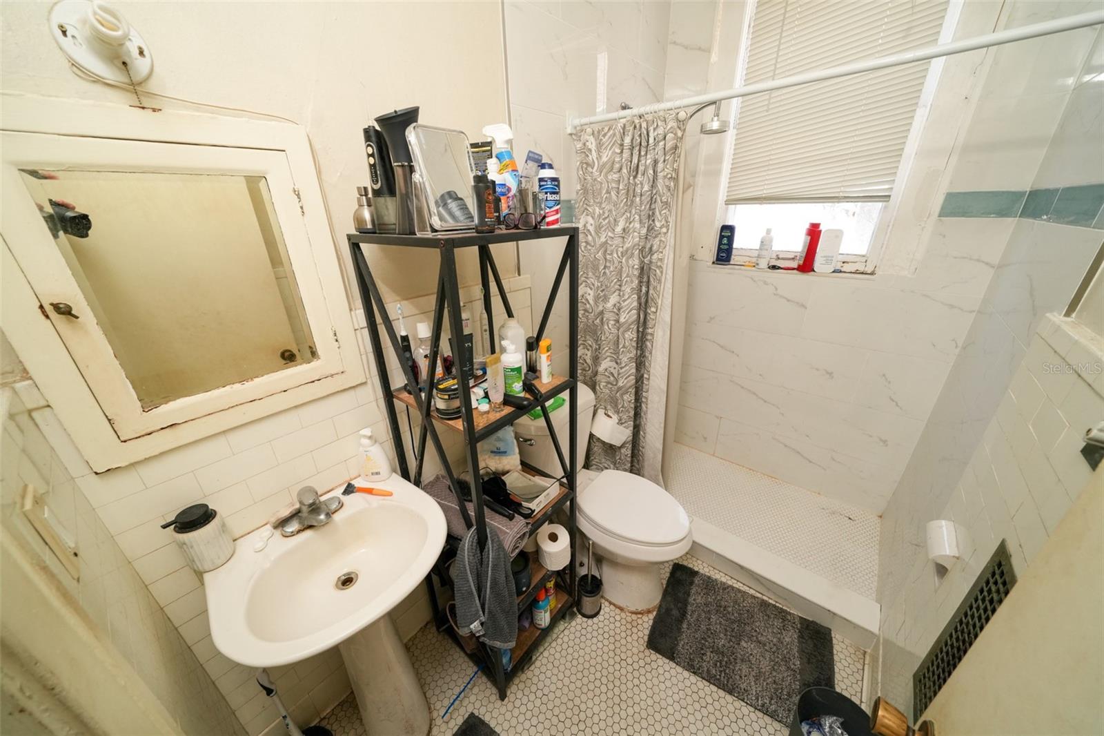 Image 28 of 45 For 1911 North A Street