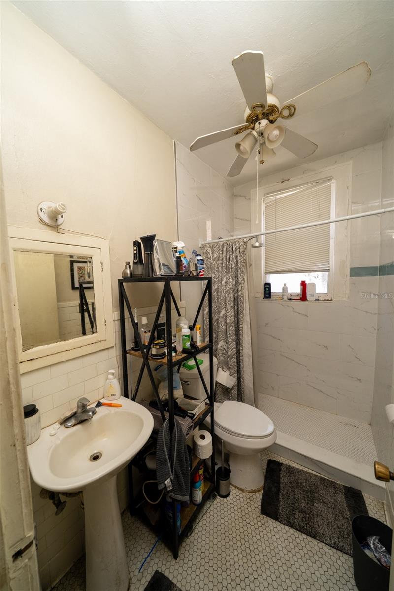 Image 38 of 45 For 1911 North A Street