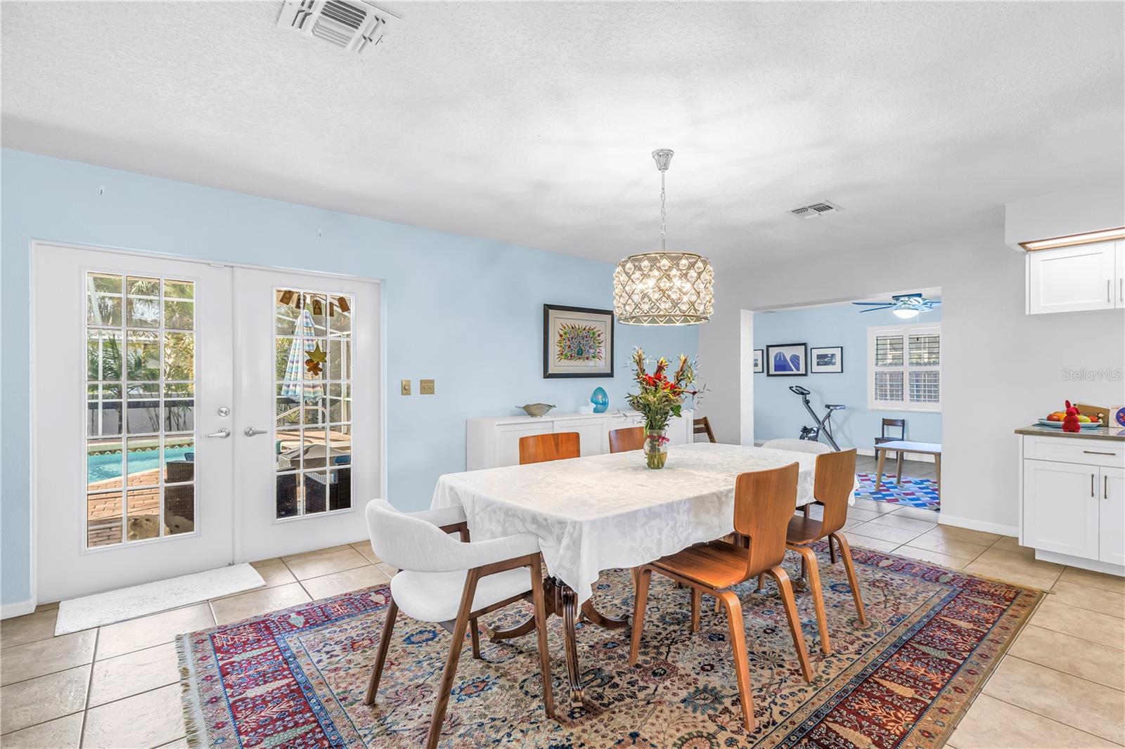 Image 15 of 93 For 1770 Glen Lakes Boulevard N