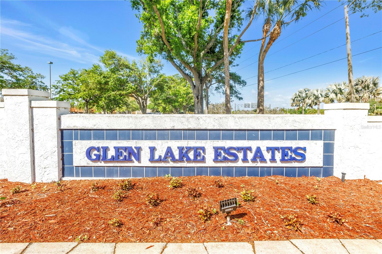 Image 5 of 93 For 1770 Glen Lakes Boulevard N