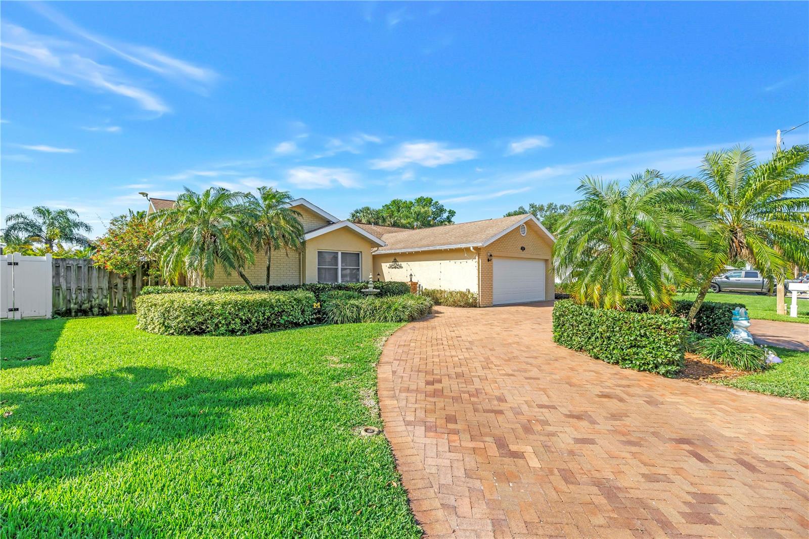 Image 6 of 93 For 1770 Glen Lakes Boulevard N